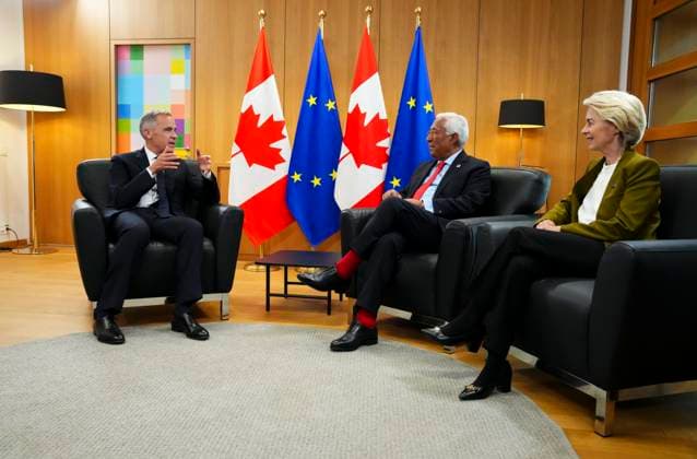 News Bilder des Tages June 23, 2025, Brussels, Belgium: p>Canadian Prime Minister Mark Carney, left, takes part in a meeting with Antonio Costa, President of the European Council and Ursula von der Leyen, President of the European Commission, during the Canada EU Summit in Brussels, Belgium on Monday, June 23, 2025. Brussels Belgium - ZUMAc35_ 20250623_zaf_c35_058 Copyright: xSeanxKilpatrickx