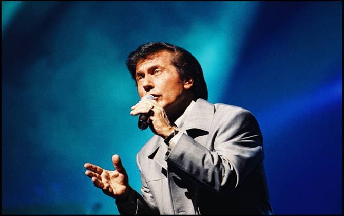 ARCHIVES - FRANK MICHAEL A L OLYMPIA EN 2001 Paris France *** Archiv FRANK MICHAEL A L OLYMPIA IN 2001 Paris Frankreich  Copyright: xCOADICxGUIRECx xBESTIMAGExCOADICxGUIRECx xBESTIMAGEx