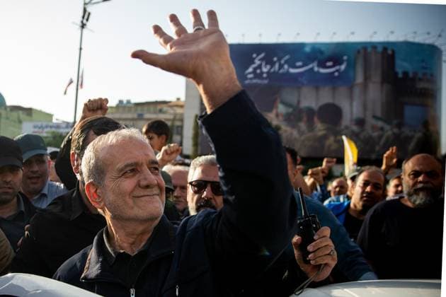Bilder des Jahres 2025, News 06 Juni News Bilder des Tages Iranian President, Masoud Pezeshkian, participates in a protest against the US bombing of Iran Iranian President, Masoud Pezeshkian, participates in a protest against the US bombing of Iran in Tehran, Iran, on June 23, 2025. Photo by Iranian Presidency Office Tehran Tehran Iran, Islamic Republic of 220625_Iran_IPO_1_00(7) Copyright: xapaimagesxIranianxPresidencyxOfficex xapaimagesx