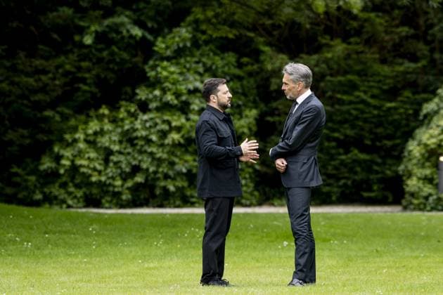 News Themen der Woche KW26 News Bilder des Tages Dutch outgoing Prime Minister Dick Schoof together with Ukrainian President Volodymyr Zelensky during a meeting at the Catshuis in The Hague, The Netherlands on June 24 2025, prior to the NATO summit. The Netherlands is hosting a NATO summit for the first time in NATO s history of existence. ANP ROBIN VAN LONKHUIJSEN netherlands out - belgium out  Copyright: xx x530411076x originalFilename: 530411076.jpg
