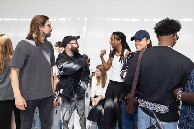 Front row of the Etudes Studio Spring Summer 2026 menswear fashion show during Paris Fashion Week at the Palais de Tokyo Pedro Winter, Woodkid, Orelsan, Theodort au front row of the Etudes Studio Spring Summer 2026 menswear fashion show during Paris Fashion Week at the Palais de Tokyo in Paris, France, on June 24, 2025 Jeremy Melloul Bestimage Front row of the Etudes Studio Spring Summer 2026 menswear fashion show during Paris Fashion Week at the Palais de Tokyo in Paris, France, on June 24, 2025 Pedro Winter, Woodkid, Orelsan, Theodort au front row du défilé Etudes Studio de la mode homme Printemps Été 2026 dans le cadre de la Fashion Week de Paris au Palais de Tokyo, à Paris, France, le 24 juin 2025 Jeremy Melloul Bestimage Front row of Copyright: xJeremyxMelloulx xBestimagexJeremyxMelloulx xBestimagex