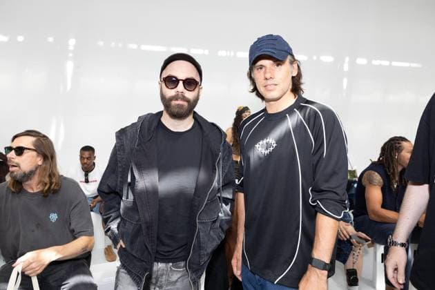 Front row of the Etudes Studio mens fashion show Spring Summer 2026 during Paris Fashion Week at Palais de Tokyo Orelsan, Woodkid Celebrités au défilé de mode Etudes Studio, Paris 24 Juin 2025 Jeremy MELLOUL Bestimage Orelsan, Woodkid Celebrités au défilé de mode Etudes Studio, Paris 24 Juin 2025 Jeremy MELLOUL Bestimage Paris France  Copyright: xJeremyxMelloulx xBestimagexJeremyxMelloulx xBestimagex