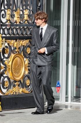 Arrivées au deuxième défilé Saint Laurent de la mode homme Printemps Été 2026 dans le cadre de la Fashion Week de Paris à la Bourse de Commerce Pinault Collection Vassili Schneider Arrivées au deuxième défilé Saint Laurent de la mode homme Printemps Été 2026 dans le cadre de la Fashion Week de Paris à la Bourse de Commerce Pinault Collection, à Paris, France, le 24 juin 2025 Christophe Clovis Bestimage Celebs attending the Saint Laurent Menswear Spring Summer 2026 show as part of Paris Fashion Week on June 24, 2025 in Paris, France Paris France  Copyright: xChristophexClovisx xBestimagexChristophexClovisx xBestimagex
