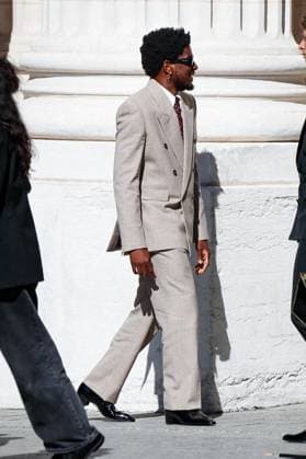 Arrivées au deuxième défilé Saint Laurent de la mode homme Printemps Été 2026 dans le cadre de la Fashion Week de Paris à la Bourse de Commerce Pinault Collection Labrinth Arrivées au deuxième défilé Saint Laurent de la mode homme Printemps Été 2026 dans le cadre de la Fashion Week de Paris à la Bourse de Commerce Pinault Collection, à Paris, France, le 24 juin 2025 Christophe Clovis Bestimage Celebs attending the Saint Laurent Menswear Spring Summer 2026 show as part of Paris Fashion Week on June 24, 2025 in Paris, France Paris France  Copyright: xChristophexClovisx xBestimagexChristophexClovisx xBestimagex