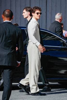 Arrivées au deuxième défilé Saint Laurent de la mode homme Printemps Été 2026 dans le cadre de la Fashion Week de Paris à la Bourse de Commerce Pinault Collection Manu Rios Arrivées au deuxième défilé Saint Laurent de la mode homme Printemps Été 2026 dans le cadre de la Fashion Week de Paris à la Bourse de Commerce Pinault Collection, à Paris, France, le 24 juin 2025 Christophe Clovis Bestimage Celebs attending the Saint Laurent Menswear Spring Summer 2026 show as part of Paris Fashion Week on June 24, 2025 in Paris, France Paris France  Copyright: xChristophexClovisx xBestimagexChristophexClovisx xBestimagex
