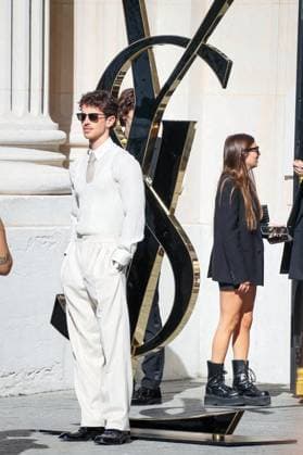 Arrivées au deuxième défilé Saint Laurent de la mode homme Printemps Été 2026 dans le cadre de la Fashion Week de Paris à la Bourse de Commerce Pinault Collection Manu Rios Arrivées au deuxième défilé Saint Laurent de la mode homme Printemps Été 2026 dans le cadre de la Fashion Week de Paris à la Bourse de Commerce Pinault Collection, à Paris, France, le 24 juin 2025 Christophe Clovis Bestimage Celebs attending the Saint Laurent Menswear Spring Summer 2026 show as part of Paris Fashion Week on June 24, 2025 in Paris, France Paris France  Copyright: xChristophexClovisx xBestimagexChristophexClovisx xBestimagex
