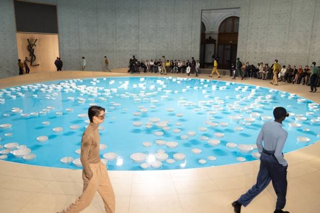 PFW - Men s Spring 2026 - Runway NB Model on the runway at the Saint Laurent show as part of Paris Men s Fashion Week on June 24, 2025 in Paris, France. Photo by Nasser Berzane ABACAPRESS.COM Paris France  Copyright: xBerzanexNasser ABACAx