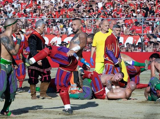 Italien, Historischer Fußball, Calcio storico in Florenz Florence, Stoprico Fiorentino Rossi - Verdi football final, wins the Tournament I Rossi di Santa Maria Novella 06 24 2025 Florence, Italy  Copyright: xGiannixPasquinix xipa-agency.netx xGiannixPasquini IPAx IPA_Agency_IPA59428815