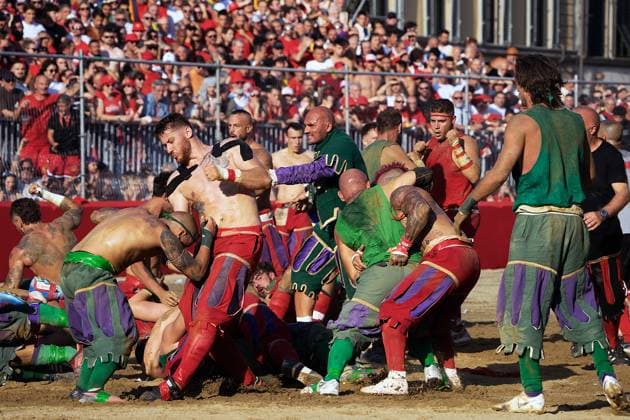 Italien, Historischer Fußball, Calcio storico in Florenz Florence, Stoprico Fiorentino Rossi - Verdi football final, wins the Tournament I Rossi di Santa Maria Novella 06 24 2025 Florence, Italy  Copyright: xGiannixPasquinix xipa-agency.netx xGiannixPasquini IPAx IPA_Agency_IPA59428835