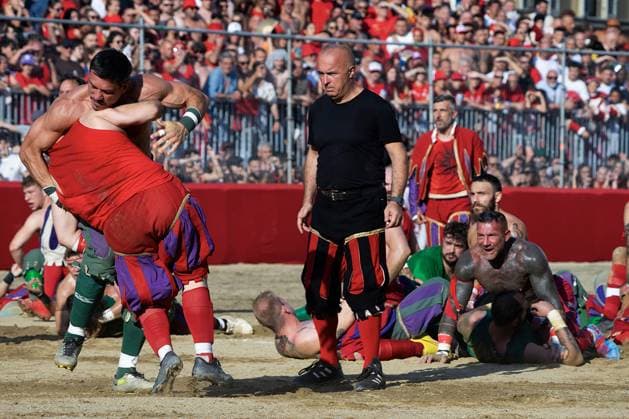 Italien, Historischer Fußball, Calcio storico in Florenz Florence, Stoprico Fiorentino Rossi - Verdi football final, wins the Tournament I Rossi di Santa Maria Novella 06 24 2025 Florence, Italy  Copyright: xGiannixPasquinix xipa-agency.netx xGiannixPasquini IPAx IPA_Agency_IPA59428819