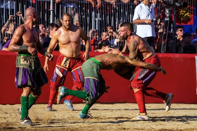 Italien, Historischer Fußball, Calcio storico in Florenz Florence, Stoprico Fiorentino Rossi - Verdi football final, wins the Tournament I Rossi di Santa Maria Novella 06 24 2025 Florence, Italy  Copyright: xGiannixPasquinix xipa-agency.netx xGiannixPasquini IPAx IPA_Agency_IPA59428843