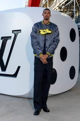 Photocall of the Louis Vuitton Mens Fashion Show, Spring Summer 2026 Collection as part of Paris Fashion Week Victor Wembanyama - Photocall of the Louis Vuitton Mens Fashion Show, Spring Summer 2026 Collection as part of Paris Fashion Week, France, June 24, 2025 Olivier Borde Bestimage Photocall of the Louis Vuitton Mens Fashion Show, Spring Summer 2026 Collection as part of Paris Fashion Week, France, June 24, 2024  Copyright: xOLIVIERxBORDEx xBESTIMAGExOLIVIERxBORDEx xBESTIMAGEx