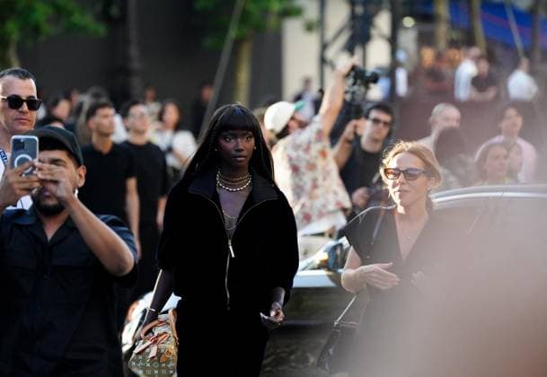 Arrivals at the Louis Vuitton Homme Spring Summer 2026 Collection fashion show during Paris Fashion Week Anok Yai Arrivals at the Louis Vuitton Homme Spring Summer 2026 Collection fashion show during Paris Fashion Week on 24 June 2025 Anne Sophie guebey Bestimage Arrivals at the Louis Vuitton Homme Spring Summer 2026 Collection fashion show during Paris Fashion Week on 24 June 2025 Paris France  Copyright: xAnne-SophiexGuebeyx xBestimagexAnne-SophiexGuebeyx xBestimagex
