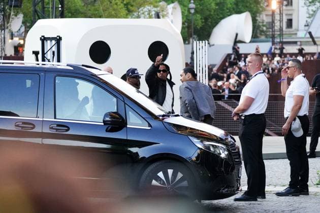 Arrivals at the Louis Vuitton Homme Spring Summer 2026 Collection fashion show during Paris Fashion Week Jay Z Arrivals at the Louis Vuitton Homme Spring Summer 2026 Collection fashion show during Paris Fashion Week on 24 June 2025 Anne Sophie guebey Bestimage Arrivals at the Louis Vuitton Homme Spring Summer 2026 Collection fashion show during Paris Fashion Week on 24 June 2025 Paris France  Copyright: xAnne-SophiexGuebeyx xBestimagexAnne-SophiexGuebeyx xBestimagex