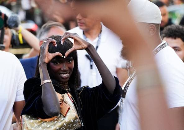 Arrivals at the Louis Vuitton Homme Spring Summer 2026 Collection fashion show during Paris Fashion Week Anok Yai Arrivals at the Louis Vuitton Homme Spring Summer 2026 Collection fashion show during Paris Fashion Week on 24 June 2025 Anne Sophie guebey Bestimage Arrivals at the Louis Vuitton Homme Spring Summer 2026 Collection fashion show during Paris Fashion Week on 24 June 2025 Paris France  Copyright: xAnne-SophiexGuebeyx xBestimagexAnne-SophiexGuebeyx xBestimagex