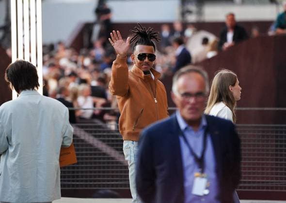 Arrivals at the Louis Vuitton Homme Spring Summer 2026 Collection fashion show during Paris Fashion Week Jules Koundé Arrivals at the Louis Vuitton Homme Spring Summer 2026 Collection fashion show during Paris Fashion Week on 24 June 2025 Anne Sophie guebey Bestimage Arrivals at the Louis Vuitton Homme Spring Summer 2026 Collection fashion show during Paris Fashion Week on 24 June 2025 Paris France  Copyright: xAnne-SophiexGuebeyx xBestimagexAnne-SophiexGuebeyx xBestimagex