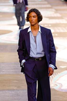 Louis Vuitton Fashion Show Men Ready to Wear Spring Summer 2026 Collection at Paris Fashion Week PFW Louis Vuitton Fashion Show Men Ready to Wear Spring Summer 2026 Collection at Paris Fashion Week on june 24th 2025 Louis Vuitton Fashion Show Men Ready to Wear Spring Summer 2026 Collection at Paris Fashion Week on june 24th 2025 Paris France  Copyright: xAgencex xBestimagexAgencex xBestimagex