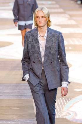 Louis Vuitton Fashion Show Men Ready to Wear Spring Summer 2026 Collection at Paris Fashion Week PFW Louis Vuitton Fashion Show Men Ready to Wear Spring Summer 2026 Collection at Paris Fashion Week on june 24th 2025 Louis Vuitton Fashion Show Men Ready to Wear Spring Summer 2026 Collection at Paris Fashion Week on june 24th 2025 Paris France  Copyright: xAgencex xBestimagexAgencex xBestimagex