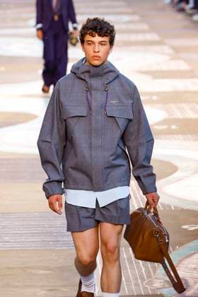 Louis Vuitton Fashion Show Men Ready to Wear Spring Summer 2026 Collection at Paris Fashion Week PFW Louis Vuitton Fashion Show Men Ready to Wear Spring Summer 2026 Collection at Paris Fashion Week on june 24th 2025 Louis Vuitton Fashion Show Men Ready to Wear Spring Summer 2026 Collection at Paris Fashion Week on june 24th 2025 Paris France  Copyright: xAgencex xBestimagexAgencex xBestimagex