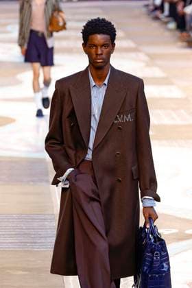 Louis Vuitton Fashion Show Men Ready to Wear Spring Summer 2026 Collection at Paris Fashion Week PFW Louis Vuitton Fashion Show Men Ready to Wear Spring Summer 2026 Collection at Paris Fashion Week on june 24th 2025 Louis Vuitton Fashion Show Men Ready to Wear Spring Summer 2026 Collection at Paris Fashion Week on june 24th 2025 Paris France  Copyright: xAgencex xBestimagexAgencex xBestimagex