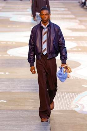 Louis Vuitton Fashion Show Men Ready to Wear Spring Summer 2026 Collection at Paris Fashion Week PFW Louis Vuitton Fashion Show Men Ready to Wear Spring Summer 2026 Collection at Paris Fashion Week on june 24th 2025 Louis Vuitton Fashion Show Men Ready to Wear Spring Summer 2026 Collection at Paris Fashion Week on june 24th 2025 Paris France  Copyright: xAgencex xBestimagexAgencex xBestimagex