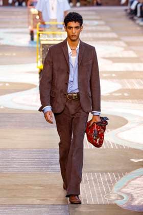 Louis Vuitton Fashion Show Men Ready to Wear Spring Summer 2026 Collection at Paris Fashion Week PFW Louis Vuitton Fashion Show Men Ready to Wear Spring Summer 2026 Collection at Paris Fashion Week on june 24th 2025 Louis Vuitton Fashion Show Men Ready to Wear Spring Summer 2026 Collection at Paris Fashion Week on june 24th 2025 Paris France  Copyright: xAgencex xBestimagexAgencex xBestimagex