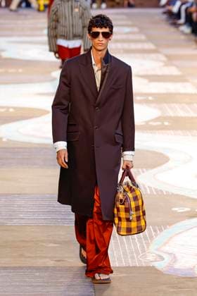 Louis Vuitton Fashion Show Men Ready to Wear Spring Summer 2026 Collection at Paris Fashion Week PFW Louis Vuitton Fashion Show Men Ready to Wear Spring Summer 2026 Collection at Paris Fashion Week on june 24th 2025 Louis Vuitton Fashion Show Men Ready to Wear Spring Summer 2026 Collection at Paris Fashion Week on june 24th 2025 Paris France  Copyright: xAgencex xBestimagexAgencex xBestimagex