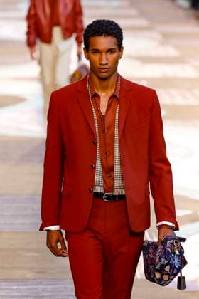 Louis Vuitton Fashion Show Men Ready to Wear Spring Summer 2026 Collection at Paris Fashion Week PFW Louis Vuitton Fashion Show Men Ready to Wear Spring Summer 2026 Collection at Paris Fashion Week on june 24th 2025 Louis Vuitton Fashion Show Men Ready to Wear Spring Summer 2026 Collection at Paris Fashion Week on june 24th 2025 Paris France  Copyright: xAgencex xBestimagexAgencex xBestimagex