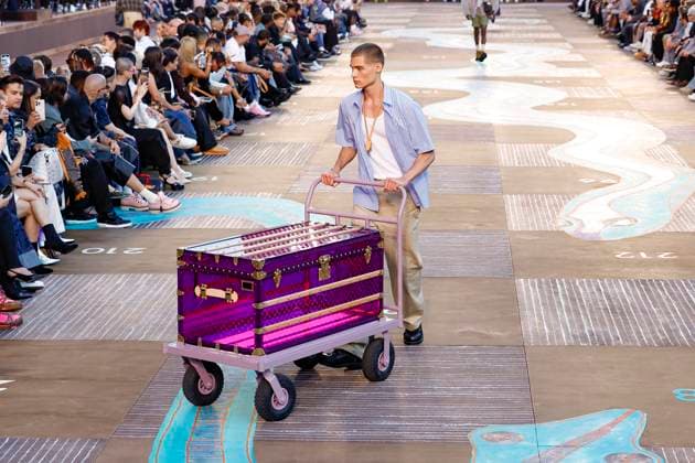 Louis Vuitton Fashion Show Men Ready to Wear Spring Summer 2026 Collection at Paris Fashion Week PFW Louis Vuitton Fashion Show Men Ready to Wear Spring Summer 2026 Collection at Paris Fashion Week on june 24th 2025 Louis Vuitton Fashion Show Men Ready to Wear Spring Summer 2026 Collection at Paris Fashion Week on june 24th 2025 Paris France  Copyright: xAgencex xBestimagexAgencex xBestimagex