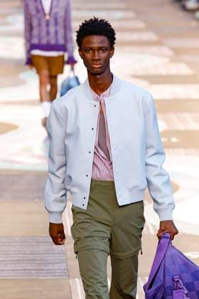Louis Vuitton Fashion Show Men Ready to Wear Spring Summer 2026 Collection at Paris Fashion Week PFW Louis Vuitton Fashion Show Men Ready to Wear Spring Summer 2026 Collection at Paris Fashion Week on june 24th 2025 Louis Vuitton Fashion Show Men Ready to Wear Spring Summer 2026 Collection at Paris Fashion Week on june 24th 2025 Paris France  Copyright: xAgencex xBestimagexAgencex xBestimagex