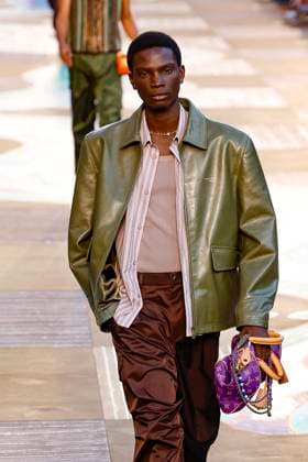 Louis Vuitton Fashion Show Men Ready to Wear Spring Summer 2026 Collection at Paris Fashion Week PFW Louis Vuitton Fashion Show Men Ready to Wear Spring Summer 2026 Collection at Paris Fashion Week on june 24th 2025 Louis Vuitton Fashion Show Men Ready to Wear Spring Summer 2026 Collection at Paris Fashion Week on june 24th 2025 Paris France  Copyright: xAgencex xBestimagexAgencex xBestimagex