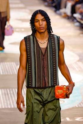 Louis Vuitton Fashion Show Men Ready to Wear Spring Summer 2026 Collection at Paris Fashion Week PFW Louis Vuitton Fashion Show Men Ready to Wear Spring Summer 2026 Collection at Paris Fashion Week on june 24th 2025 Louis Vuitton Fashion Show Men Ready to Wear Spring Summer 2026 Collection at Paris Fashion Week on june 24th 2025 Paris France  Copyright: xAgencex xBestimagexAgencex xBestimagex