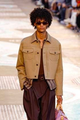 Louis Vuitton Fashion Show Men Ready to Wear Spring Summer 2026 Collection at Paris Fashion Week PFW Louis Vuitton Fashion Show Men Ready to Wear Spring Summer 2026 Collection at Paris Fashion Week on june 24th 2025 Louis Vuitton Fashion Show Men Ready to Wear Spring Summer 2026 Collection at Paris Fashion Week on june 24th 2025 Paris France  Copyright: xAgencex xBestimagexAgencex xBestimagex