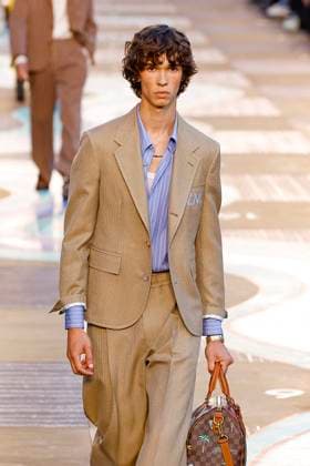 Louis Vuitton Fashion Show Men Ready to Wear Spring Summer 2026 Collection at Paris Fashion Week PFW Louis Vuitton Fashion Show Men Ready to Wear Spring Summer 2026 Collection at Paris Fashion Week on june 24th 2025 Louis Vuitton Fashion Show Men Ready to Wear Spring Summer 2026 Collection at Paris Fashion Week on june 24th 2025 Paris France  Copyright: xAgencex xBestimagexAgencex xBestimagex