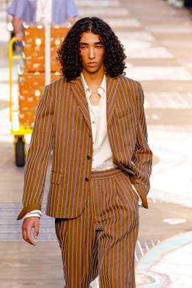 Louis Vuitton Fashion Show Men Ready to Wear Spring Summer 2026 Collection at Paris Fashion Week PFW Louis Vuitton Fashion Show Men Ready to Wear Spring Summer 2026 Collection at Paris Fashion Week on june 24th 2025 Louis Vuitton Fashion Show Men Ready to Wear Spring Summer 2026 Collection at Paris Fashion Week on june 24th 2025 Paris France  Copyright: xAgencex xBestimagexAgencex xBestimagex