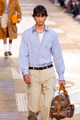 Louis Vuitton Fashion Show Men Ready to Wear Spring Summer 2026 Collection at Paris Fashion Week PFW Louis Vuitton Fashion Show Men Ready to Wear Spring Summer 2026 Collection at Paris Fashion Week on june 24th 2025 Louis Vuitton Fashion Show Men Ready to Wear Spring Summer 2026 Collection at Paris Fashion Week on june 24th 2025 Paris France  Copyright: xAgencex xBestimagexAgencex xBestimagex