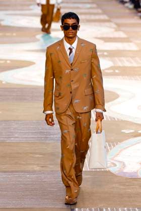 Louis Vuitton Fashion Show Men Ready to Wear Spring Summer 2026 Collection at Paris Fashion Week PFW Louis Vuitton Fashion Show Men Ready to Wear Spring Summer 2026 Collection at Paris Fashion Week on june 24th 2025 Louis Vuitton Fashion Show Men Ready to Wear Spring Summer 2026 Collection at Paris Fashion Week on june 24th 2025 Paris France  Copyright: xAgencex xBestimagexAgencex xBestimagex