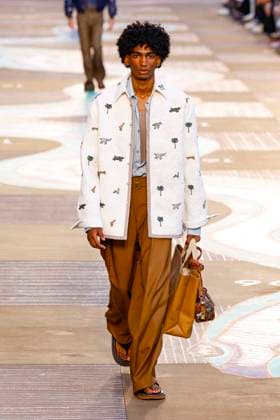 Louis Vuitton Fashion Show Men Ready to Wear Spring Summer 2026 Collection at Paris Fashion Week PFW Louis Vuitton Fashion Show Men Ready to Wear Spring Summer 2026 Collection at Paris Fashion Week on june 24th 2025 Louis Vuitton Fashion Show Men Ready to Wear Spring Summer 2026 Collection at Paris Fashion Week on june 24th 2025 Paris France  Copyright: xAgencex xBestimagexAgencex xBestimagex
