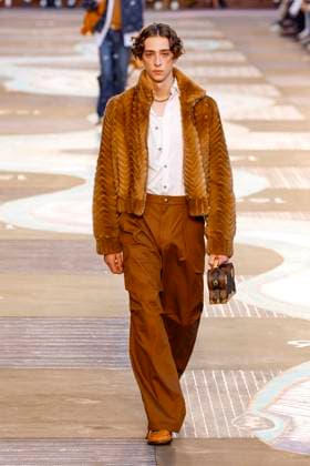 Louis Vuitton Fashion Show Men Ready to Wear Spring Summer 2026 Collection at Paris Fashion Week PFW Louis Vuitton Fashion Show Men Ready to Wear Spring Summer 2026 Collection at Paris Fashion Week on june 24th 2025 Louis Vuitton Fashion Show Men Ready to Wear Spring Summer 2026 Collection at Paris Fashion Week on june 24th 2025 Paris France  Copyright: xAgencex xBestimagexAgencex xBestimagex