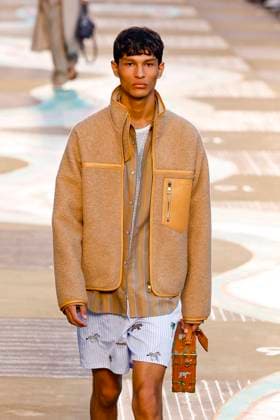 Louis Vuitton Fashion Show Men Ready to Wear Spring Summer 2026 Collection at Paris Fashion Week PFW Louis Vuitton Fashion Show Men Ready to Wear Spring Summer 2026 Collection at Paris Fashion Week on june 24th 2025 Louis Vuitton Fashion Show Men Ready to Wear Spring Summer 2026 Collection at Paris Fashion Week on june 24th 2025 Paris France  Copyright: xAgencex xBestimagexAgencex xBestimagex