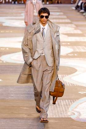 Louis Vuitton Fashion Show Men Ready to Wear Spring Summer 2026 Collection at Paris Fashion Week PFW Louis Vuitton Fashion Show Men Ready to Wear Spring Summer 2026 Collection at Paris Fashion Week on june 24th 2025 Louis Vuitton Fashion Show Men Ready to Wear Spring Summer 2026 Collection at Paris Fashion Week on june 24th 2025 Paris France  Copyright: xAgencex xBestimagexAgencex xBestimagex
