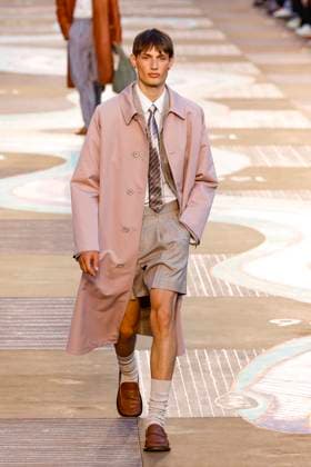 Louis Vuitton Fashion Show Men Ready to Wear Spring Summer 2026 Collection at Paris Fashion Week PFW Louis Vuitton Fashion Show Men Ready to Wear Spring Summer 2026 Collection at Paris Fashion Week on june 24th 2025 Louis Vuitton Fashion Show Men Ready to Wear Spring Summer 2026 Collection at Paris Fashion Week on june 24th 2025 Paris France  Copyright: xAgencex xBestimagexAgencex xBestimagex