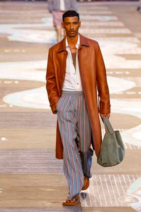Louis Vuitton Fashion Show Men Ready to Wear Spring Summer 2026 Collection at Paris Fashion Week PFW Louis Vuitton Fashion Show Men Ready to Wear Spring Summer 2026 Collection at Paris Fashion Week on june 24th 2025 Louis Vuitton Fashion Show Men Ready to Wear Spring Summer 2026 Collection at Paris Fashion Week on june 24th 2025 Paris France  Copyright: xAgencex xBestimagexAgencex xBestimagex