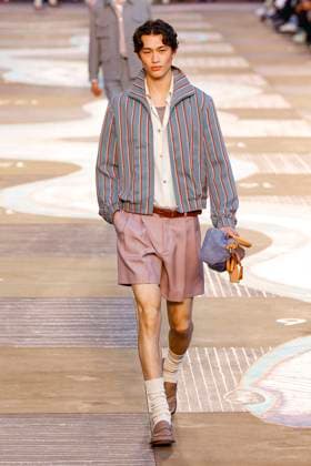 Louis Vuitton Fashion Show Men Ready to Wear Spring Summer 2026 Collection at Paris Fashion Week PFW Louis Vuitton Fashion Show Men Ready to Wear Spring Summer 2026 Collection at Paris Fashion Week on june 24th 2025 Louis Vuitton Fashion Show Men Ready to Wear Spring Summer 2026 Collection at Paris Fashion Week on june 24th 2025 Paris France  Copyright: xAgencex xBestimagexAgencex xBestimagex
