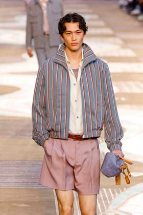 Louis Vuitton Fashion Show Men Ready to Wear Spring Summer 2026 Collection at Paris Fashion Week PFW Louis Vuitton Fashion Show Men Ready to Wear Spring Summer 2026 Collection at Paris Fashion Week on june 24th 2025 Louis Vuitton Fashion Show Men Ready to Wear Spring Summer 2026 Collection at Paris Fashion Week on june 24th 2025 Paris France  Copyright: xAgencex xBestimagexAgencex xBestimagex