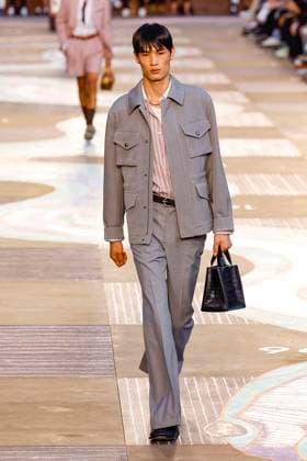 Louis Vuitton Fashion Show Men Ready to Wear Spring Summer 2026 Collection at Paris Fashion Week PFW Louis Vuitton Fashion Show Men Ready to Wear Spring Summer 2026 Collection at Paris Fashion Week on june 24th 2025 Louis Vuitton Fashion Show Men Ready to Wear Spring Summer 2026 Collection at Paris Fashion Week on june 24th 2025 Paris France  Copyright: xAgencex xBestimagexAgencex xBestimagex