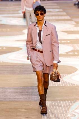 Louis Vuitton Fashion Show Men Ready to Wear Spring Summer 2026 Collection at Paris Fashion Week PFW Louis Vuitton Fashion Show Men Ready to Wear Spring Summer 2026 Collection at Paris Fashion Week on june 24th 2025 Louis Vuitton Fashion Show Men Ready to Wear Spring Summer 2026 Collection at Paris Fashion Week on june 24th 2025 Paris France  Copyright: xAgencex xBestimagexAgencex xBestimagex