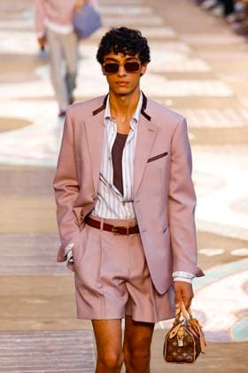Louis Vuitton Fashion Show Men Ready to Wear Spring Summer 2026 Collection at Paris Fashion Week PFW Louis Vuitton Fashion Show Men Ready to Wear Spring Summer 2026 Collection at Paris Fashion Week on june 24th 2025 Louis Vuitton Fashion Show Men Ready to Wear Spring Summer 2026 Collection at Paris Fashion Week on june 24th 2025 Paris France  Copyright: xAgencex xBestimagexAgencex xBestimagex