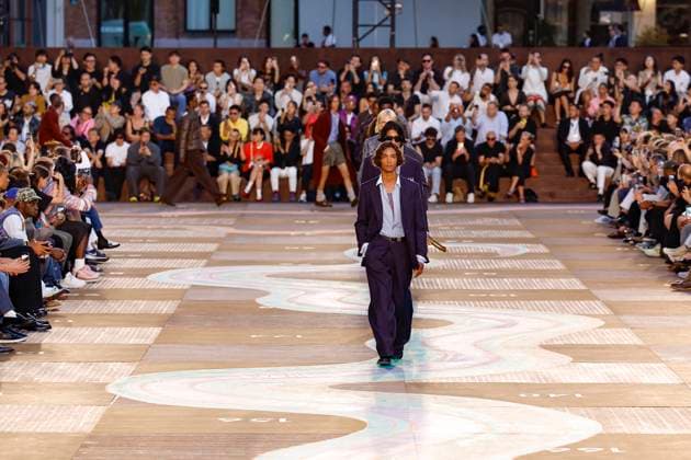 Louis Vuitton Fashion Show Men Ready to Wear Spring Summer 2026 Collection at Paris Fashion Week PFW Louis Vuitton Fashion Show Men Ready to Wear Spring Summer 2026 Collection at Paris Fashion Week on june 24th 2025 Louis Vuitton Fashion Show Men Ready to Wear Spring Summer 2026 Collection at Paris Fashion Week on june 24th 2025 Paris France  Copyright: xAgencex xBestimagexAgencex xBestimagex