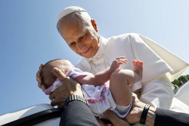 News Themen der Woche KW26 Bilder des Jahres 2025, News 06 Juni News Bilder des Tages Pope Leo XIV Leads The General Audience - Vatican Pope Leo XIV attends the weekly general audience in Saint Peter’s square at the Vatican on June 25, 2025. Photo by (EV) Vatican Media ABACAPRESS.COM Vatican Vatican (or Holy See)  Copyright: xABACAx